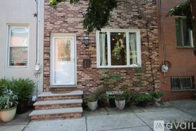 Main picture of 1009 S Chadwick St