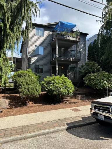 Main picture of 3232 21st Ave W