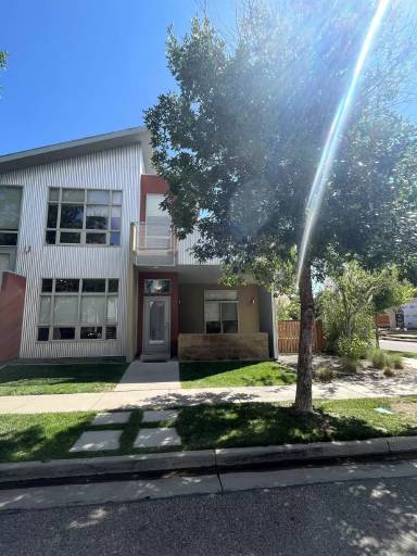 Main picture of 802 Blondel St