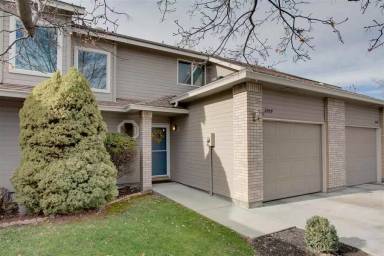 Main picture of 2555 S Oak Leaf Ln