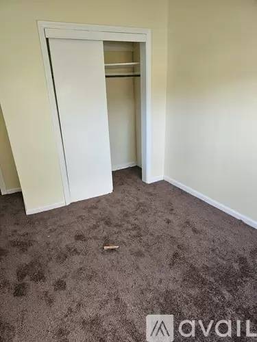 Main picture of 983 Pickford Ave