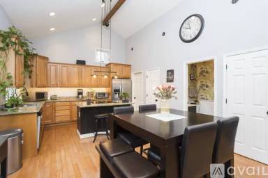 Main picture of 835 Oella Ave