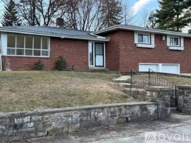 Main picture of 3220 Mosser Dr