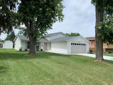 Main picture of 5734 Lake Michigan Dr