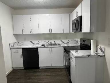 Main picture of 10871 NW 45th St
