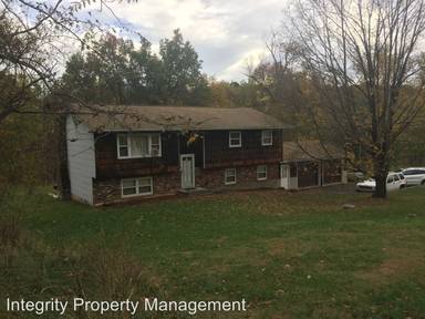 Main picture of 16 Louise Ln