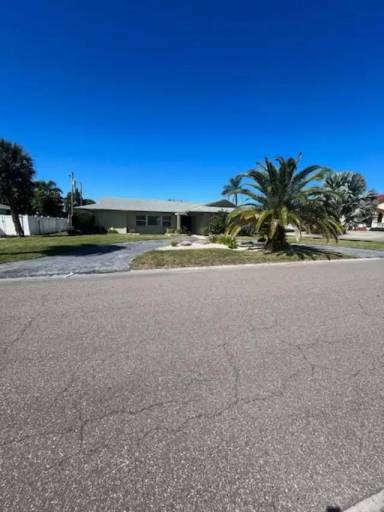 Main picture of 1910 Bayshore Dr