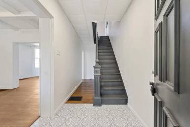 Main picture of 215 Winston St
