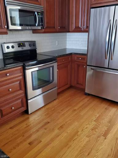 Main picture of 49 Greenwich Ave