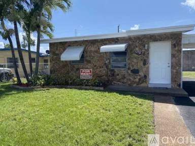Main picture of 1786 Lauderdale Manor Dr