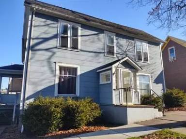 Main picture of 132 N 9th St
