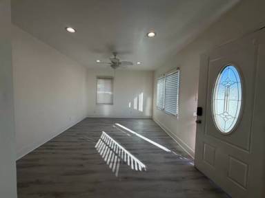 Main picture of 15356 Merrill Ave