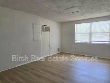 Main picture of 3200 Peterborough St