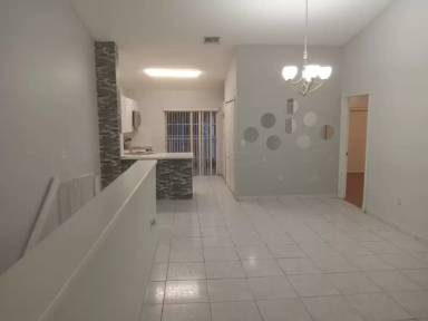 Main picture of 2485 W 76th St