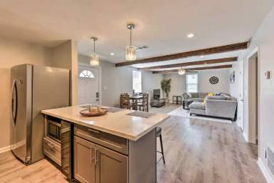 Main picture of 3064 Saint Philip St