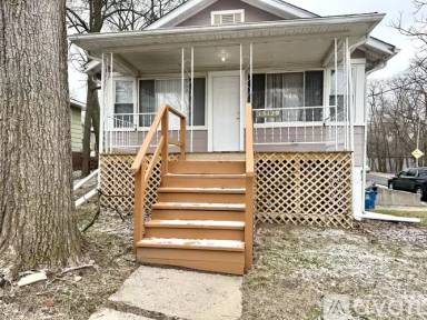 Main picture of 13129 Morse St