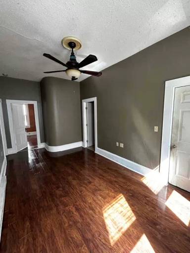 Main picture of 554 N Main St