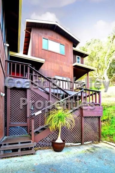 Main picture of 214 San Benancio Rd