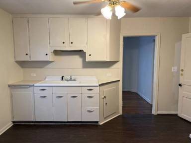 Main picture of 200 E Joy - 3