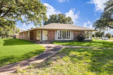 Main picture of 3203 S Braeswood Blvd