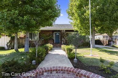 Main picture of 523 Tustin Ave