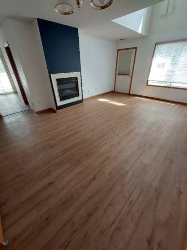 Main picture of 398 Leeward Trl