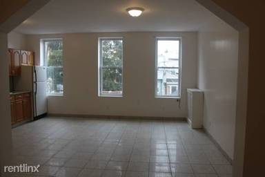 Main picture of 7340 71st St