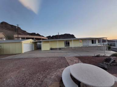 Main picture of 830 Linger Dr