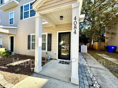 Main picture of 4084 Babbitt St