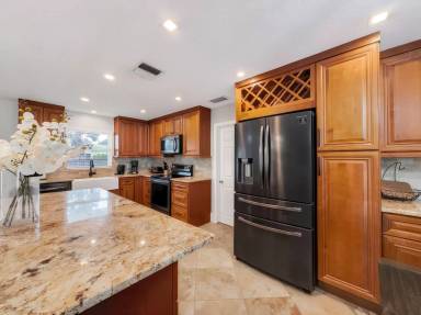 Main picture of 698 107th Ave N
