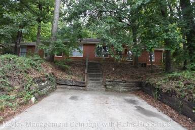 Main picture of 1382 Kurt Cir