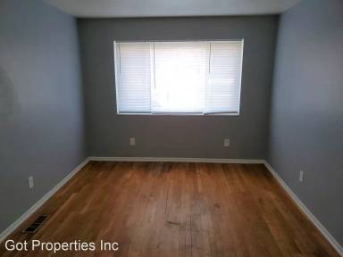 Main picture of 812 Schirmer St