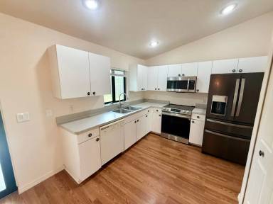 Main picture of 1626 N Cranberry Blvd