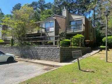 Main picture of Courtyard Condominiums