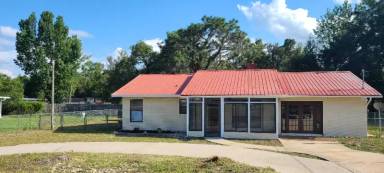 Main picture of 5 Pine Court Dr