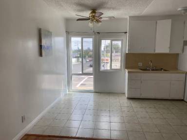 Main picture of 4747 S Centinela Ave