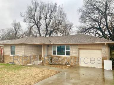 Main picture of 9311 Waverly Ave