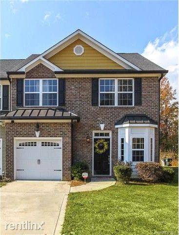 Main picture of 1079 Laurel Ln