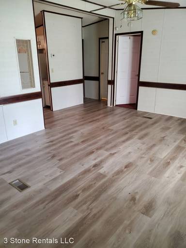 Main picture of 679 Woodstream Rd