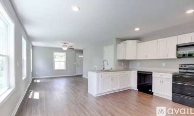 Main picture of 923 Woody Hills Dr