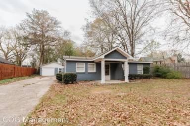 Main picture of 2780 Hall Dr SE