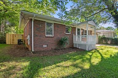 Main picture of 3718 Daisy Dr