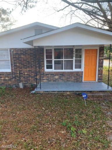 Main picture of 688 Straight St