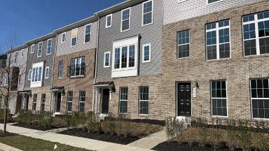 Main picture of 233 Main St