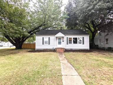 Main picture of 2 Clayton Dr