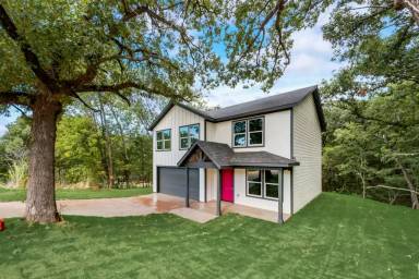 Main picture of 1118 Oak Dr