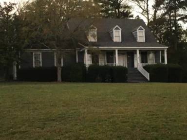 Main picture of 920 Windmill Ln