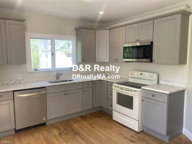 Main picture of 14 Logan Ave