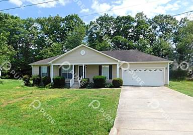 Main picture of 29848 Ivey Ln