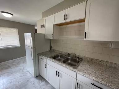 Main picture of 2620 N Hanssler Ct